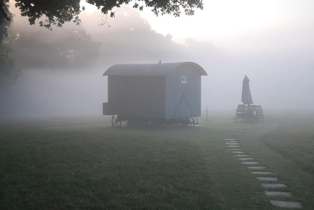 Skylark Shepherds Hut Роял-Танбридж-Веллс Екстер'єр фото